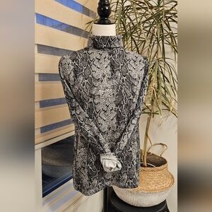Banana Republic Luxespun Snake Print Black and Gray Patterned Long Sleeve Shirt